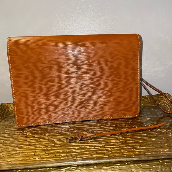 Louis Vuitton Dragonne EPI - Picture 3 of 11